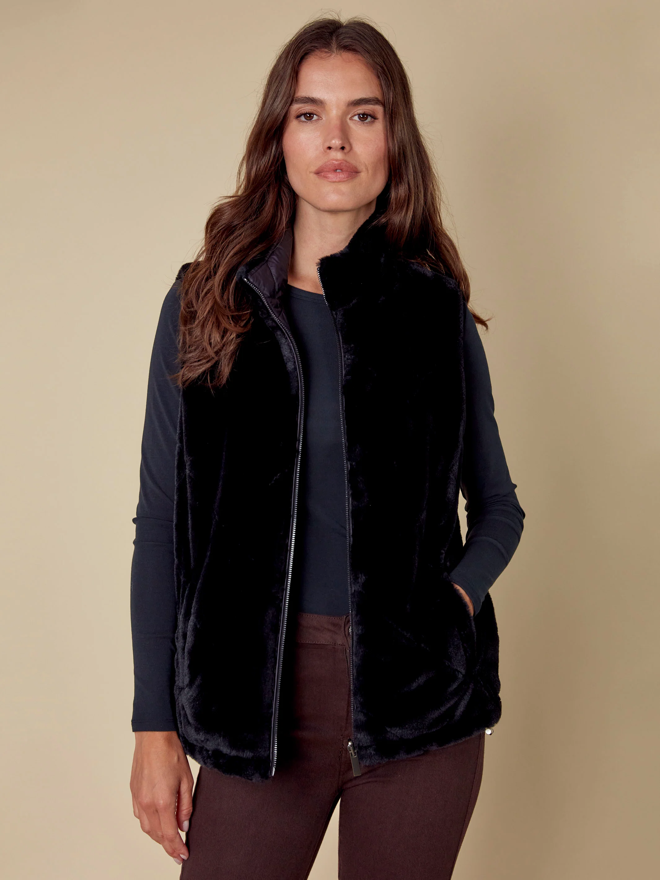 Printed Reversible Quilted Faux Fur Vest - Black - Image 13