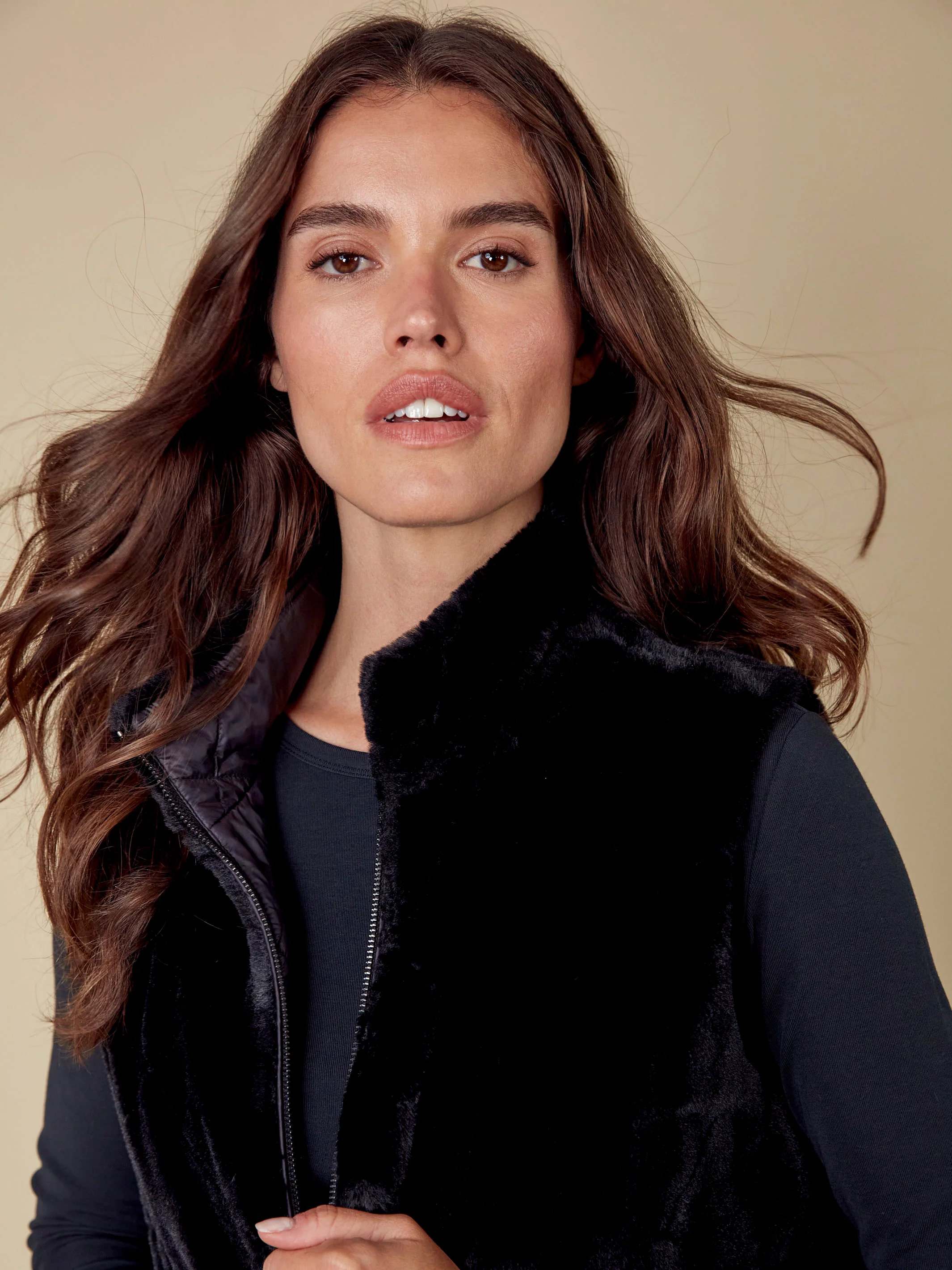 Printed Reversible Quilted Faux Fur Vest - Black - Image 14