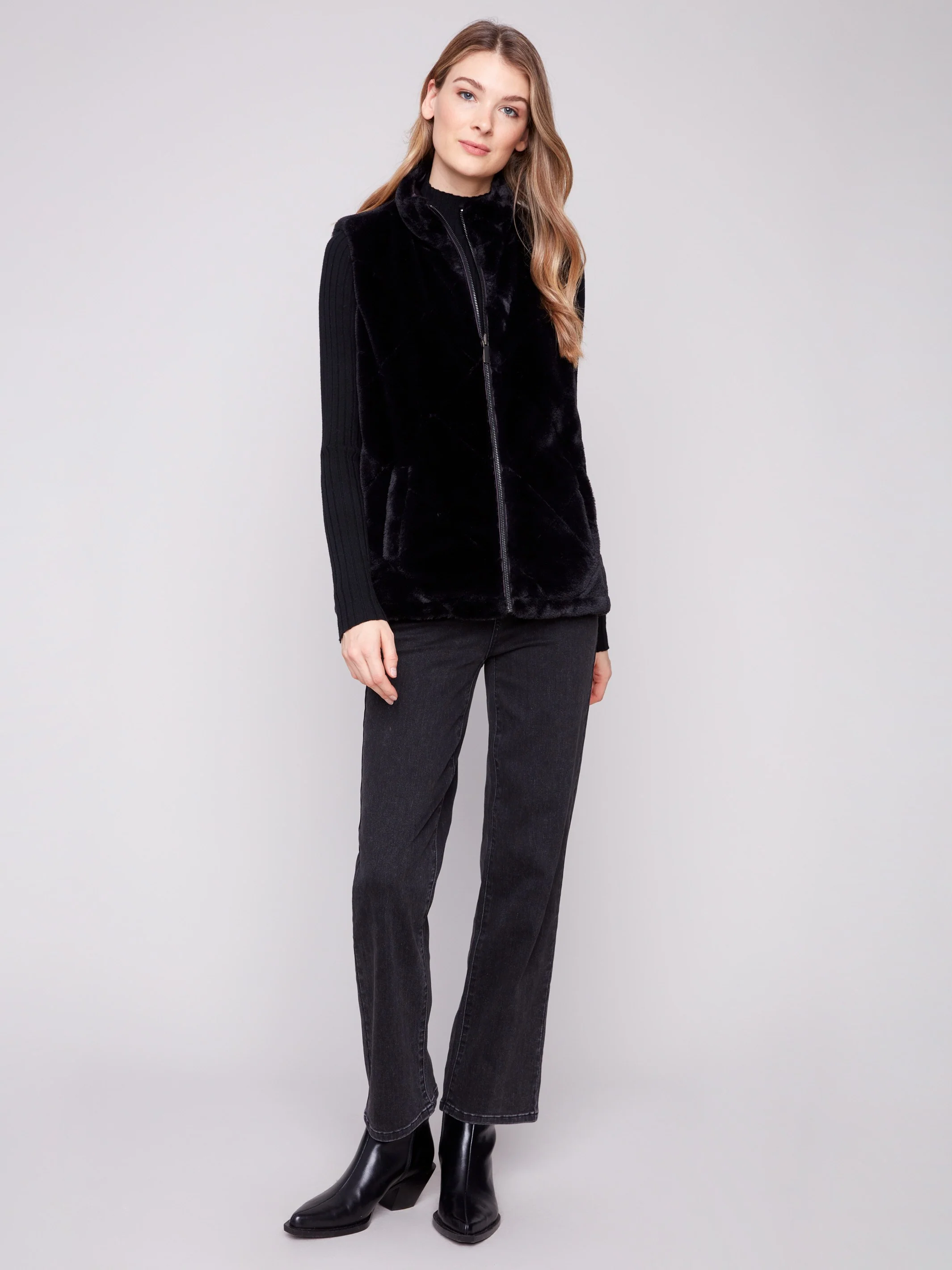 Printed Reversible Quilted Faux Fur Vest - Black - Image 4